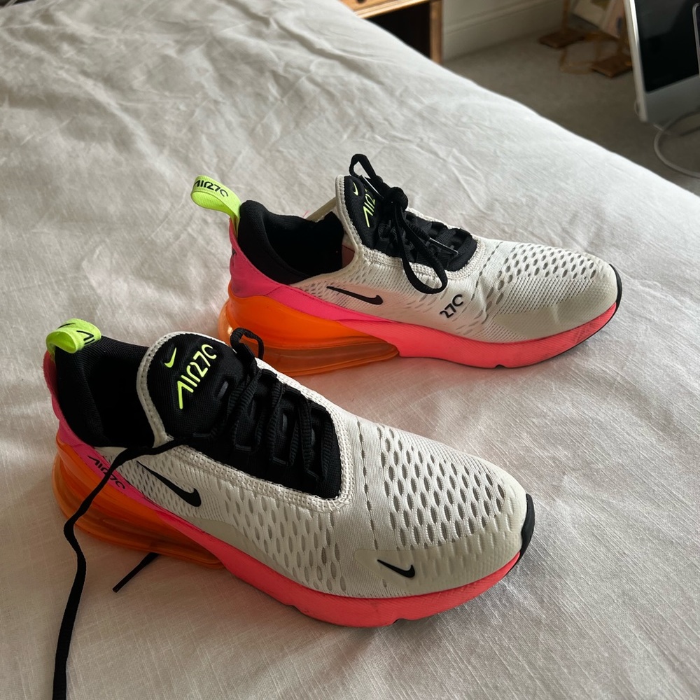 Wmns Air Max 270 'Summit White Sunset Pulse'